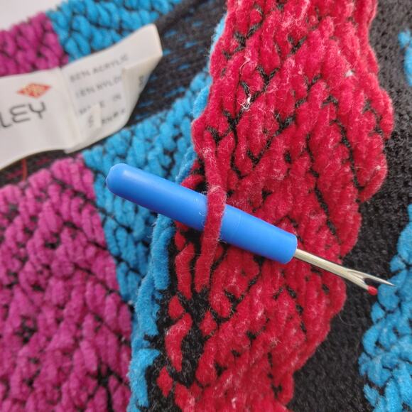 Vintage Max Bradley Sweater Top Size Small Chenille Embroidered - Picture 9 of 9